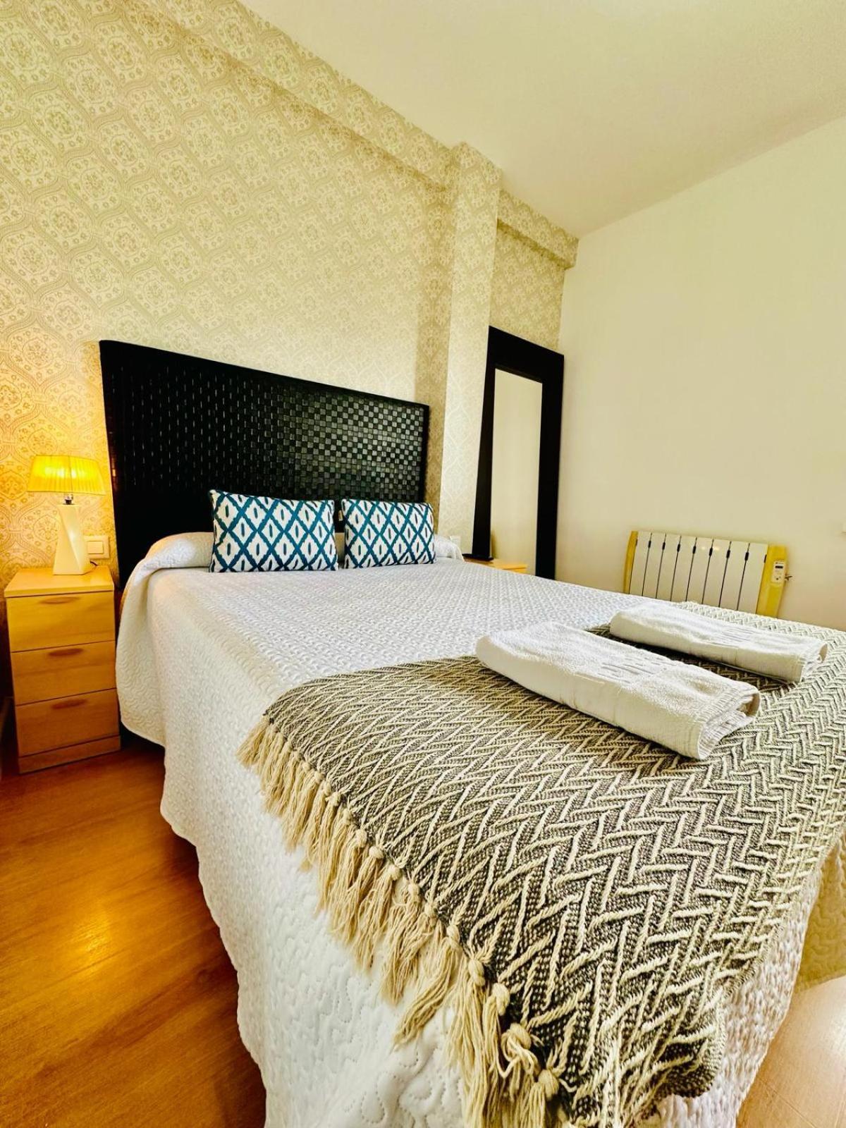 Apartamento Turístico Pizarro Merida Bagian luar foto